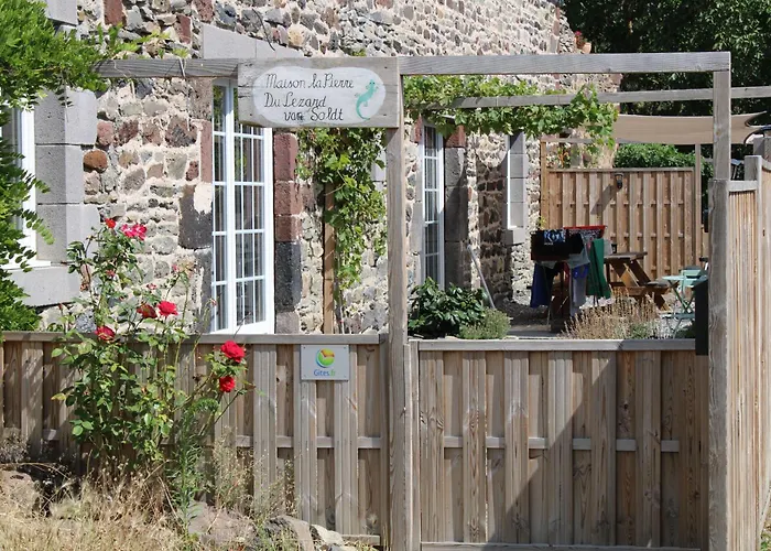 Maison La Pierre Du Lezard Nature Auvergne-rhone-alpes * Laurie